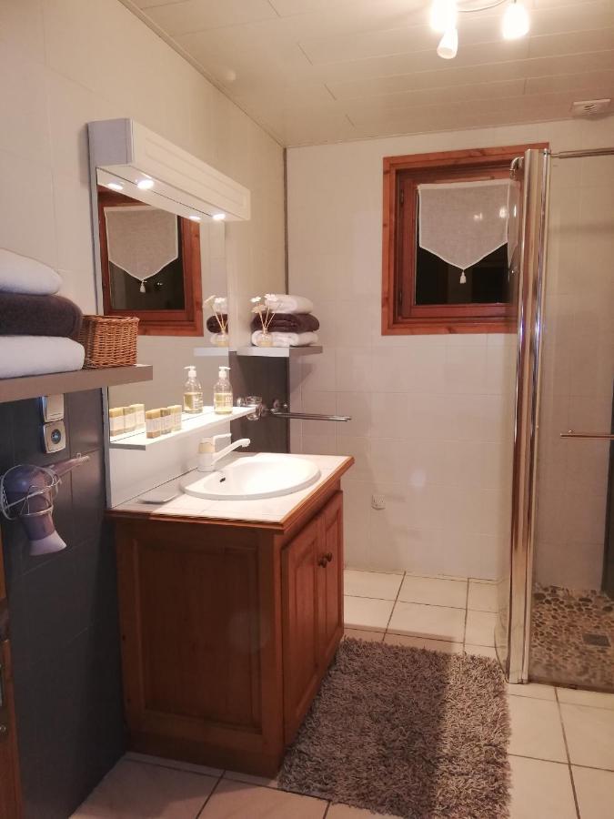 Chambres en chalet petit déjeuner inclus La Cote d'Arbroz Esterno foto