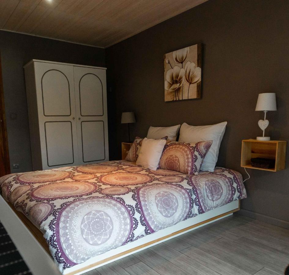 Chambres en chalet petit déjeuner inclus La Cote d'Arbroz Esterno foto